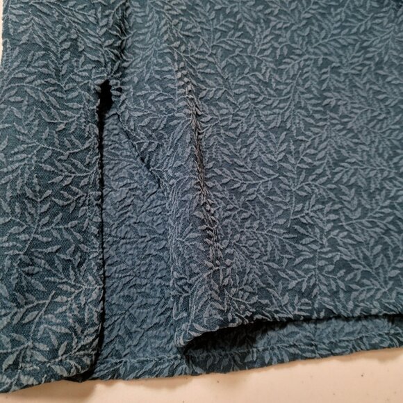 TravelSmith Blouse Petite Small SP Blue Long Sleeve Textured Leaf Collar Button - Picture 6 of 10